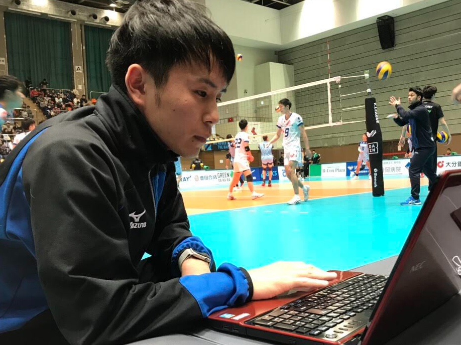 男子バレーボール部 V1リーグチームに契約アナリストとして帯同 仙台大学